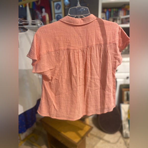 Universal Thread Button Down - Picture 5 of 6